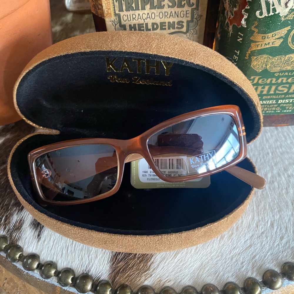 NWT Auth Kathy Van Zeeland Brown Rhinestone Chopper Cross Gold Sunglasses w/box